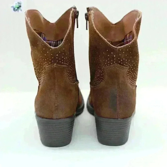 Born Boc Women’s Brown Suede Leather Studs Western Cowboy Ankle Boots Sz US 9.5 - Picture 6 of 10